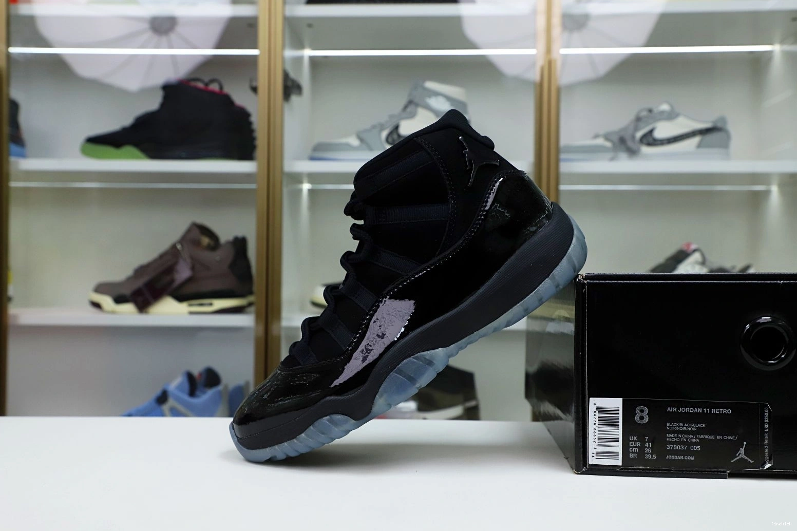 JORDAN 'CAP RETRO 11 AND GOWN' AIR 1022
